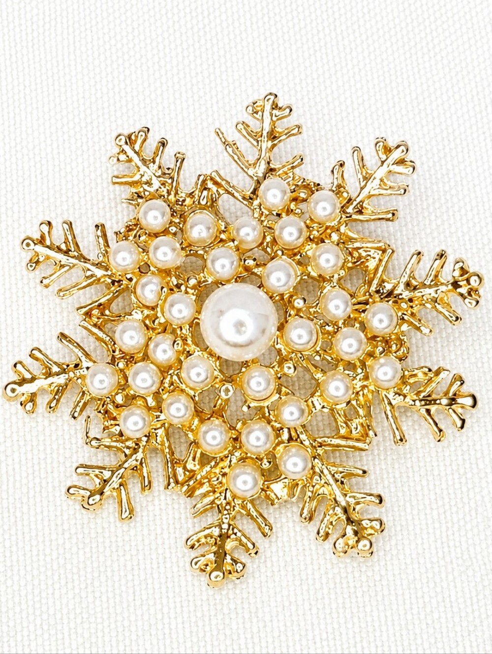 🌟Gold Tone Pearl Snowflake Brooch Winter Holiday Christmas Pin Elegant Gift